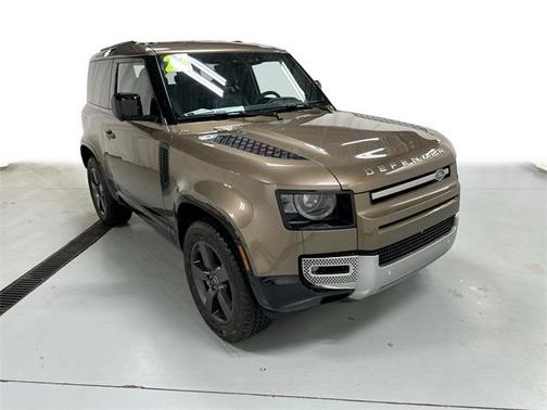 2023 Land Rover Defender SE
