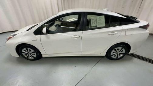 2016 Toyota Prius Three