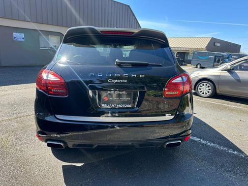 2014 Porsche Cayenne Platinum Edition