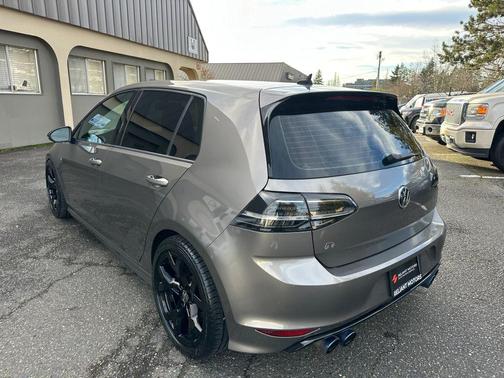 2015 Volkswagen Golf R 4-Door