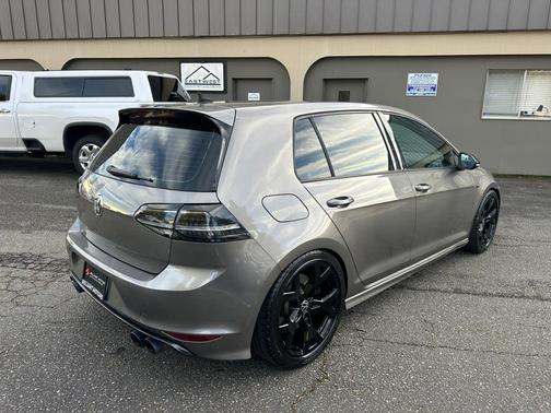 2015 Volkswagen Golf R 4-Door