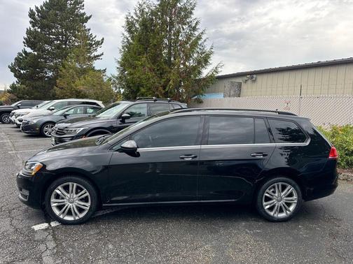 2015 Volkswagen Golf SportWagen TDI SE 4-Door