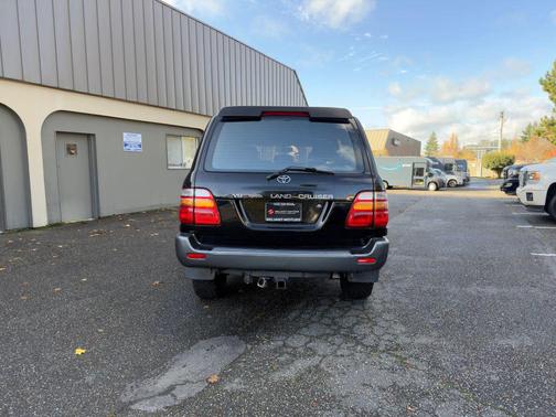 2002 Toyota Land Cruiser Base