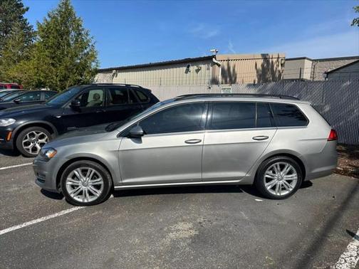 2015 Volkswagen Golf SportWagen TDI SE 4-Door