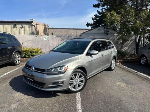2015 Volkswagen Golf SportWagen TDI SE 4-Door