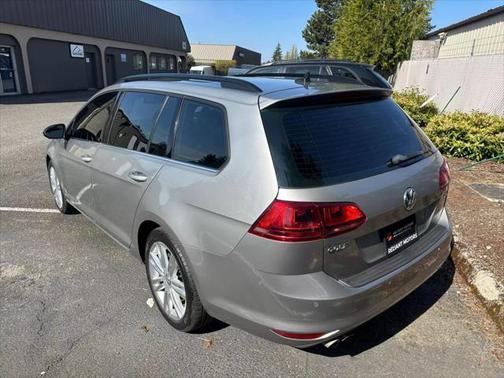 2015 Volkswagen Golf SportWagen TDI SE 4-Door