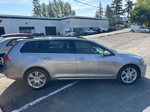 2015 Volkswagen Golf SportWagen TDI SE 4-Door