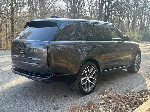 2025 Land Rover Range Rover SE