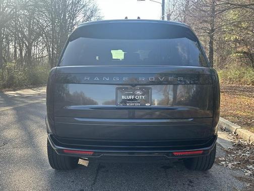 2025 Land Rover Range Rover SE
