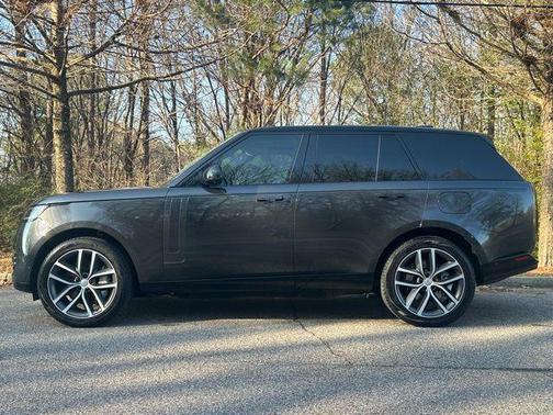 2025 Land Rover Range Rover SE