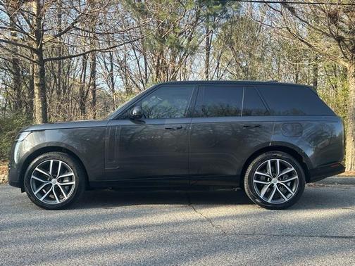 2025 Land Rover Range Rover SE