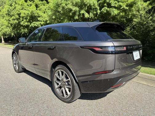 2026 Land Rover Range Rover Velar Dynamic SE