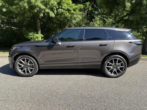 2026 Land Rover Range Rover Velar Dynamic SE