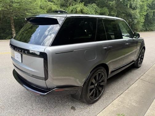 2025 Land Rover Range Rover SE