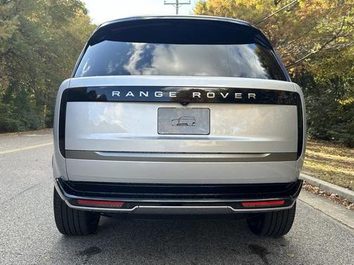 2025 Land Rover Range Rover SE