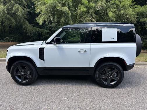2024 Land Rover Defender X-Dynamic SE