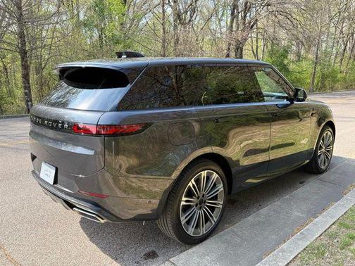 2026 Land Rover Range Rover Sport SE