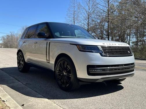 2025 Land Rover Range Rover SE