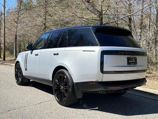 2025 Land Rover Range Rover SE