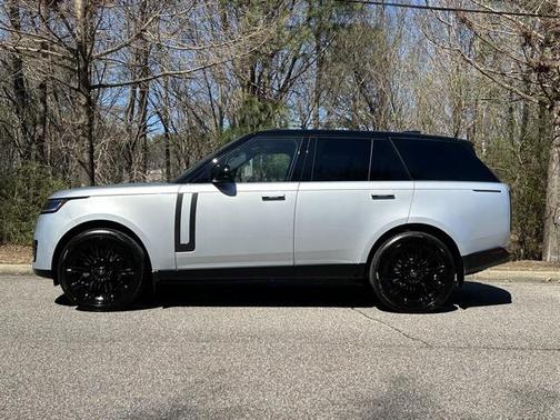 2025 Land Rover Range Rover SE