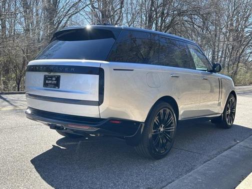 2025 Land Rover Range Rover SE
