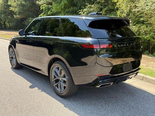 Santorini Black Metallic 2023 Land Rover Range Rover Sport SE