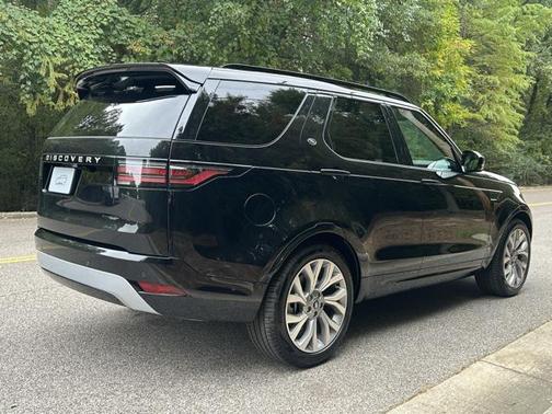 2026 Land Rover Discovery Tempest Edition