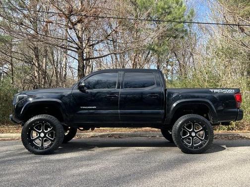 2017 Toyota Tacoma TRD Sport