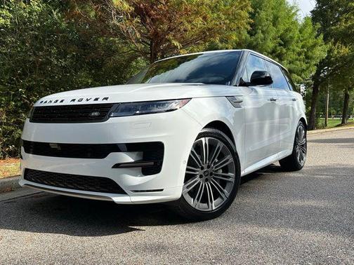 2025 Land Rover Range Rover Sport SE