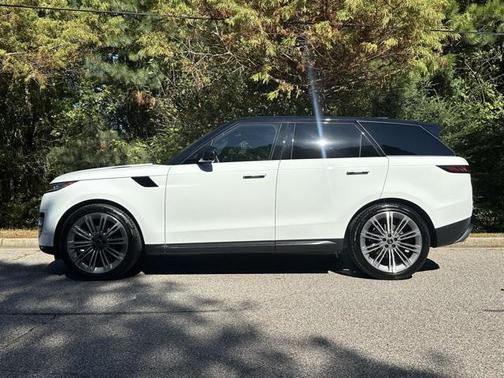 2024 Land Rover Range Rover Sport SE