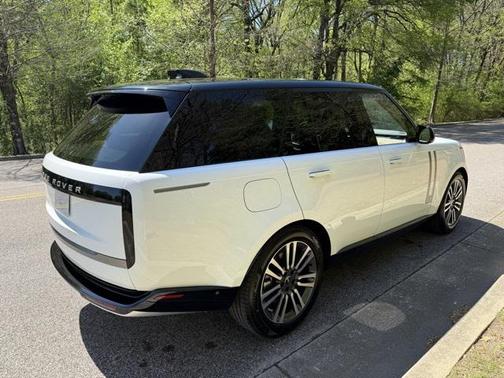 2025 Land Rover Range Rover SE