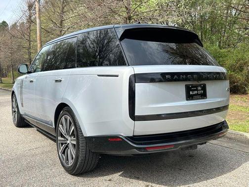 2023 Land Rover Range Rover SE
