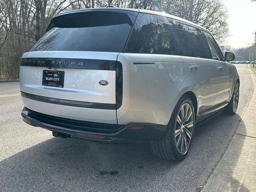 2023 Land Rover Range Rover SE