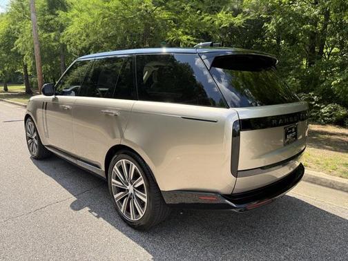 2023 Land Rover Range Rover SE