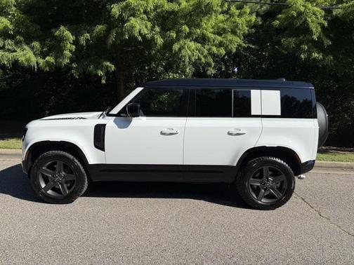 2025 Land Rover Defender X-Dynamic SE