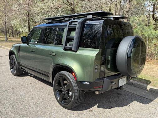 2026 Land Rover Defender X-Dynamic SE