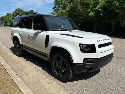 Fuji White 2026 Land Rover Defender X-Dynamic SE