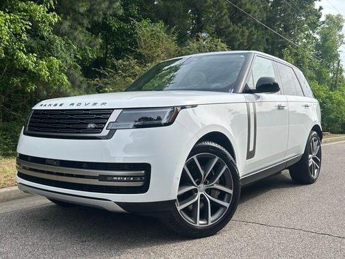 Fuji White 2025 Land Rover Range Rover SE