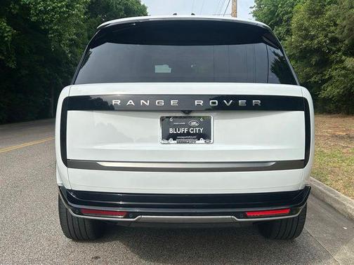 Fuji White 2025 Land Rover Range Rover SE