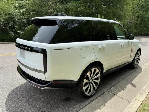 2025 Land Rover Range Rover SE
