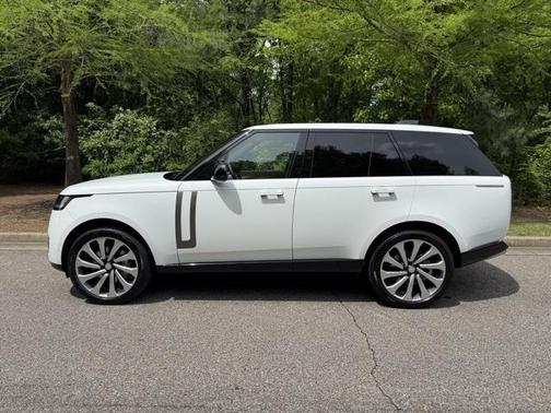 2025 Land Rover Range Rover SE