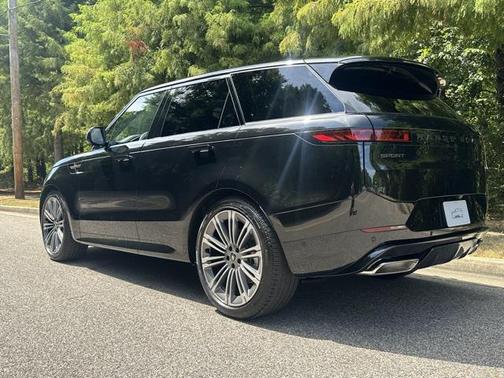 2025 Land Rover Range Rover Sport SE