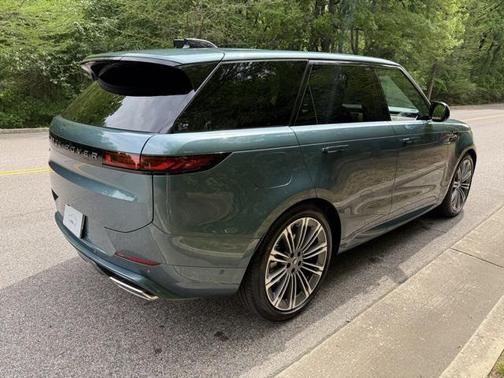 2025 Land Rover Range Rover Sport SE