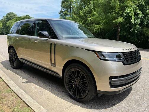 Gold 2026 Land Rover Range Rover SE