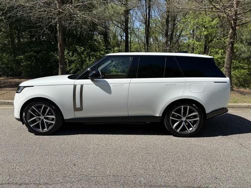 2025 Land Rover Range Rover SE