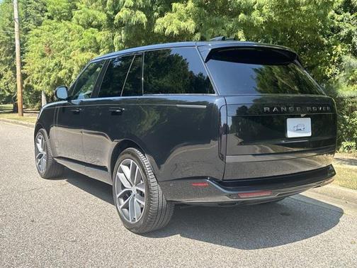 2025 Land Rover Range Rover SE
