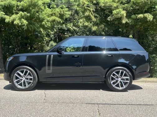 2025 Land Rover Range Rover SE