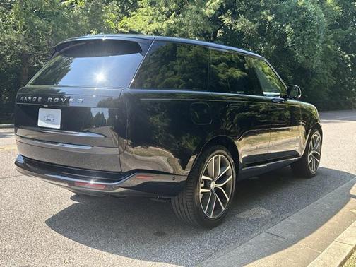 2025 Land Rover Range Rover SE