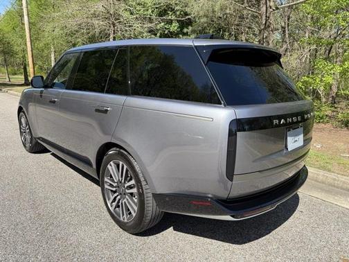 2025 Land Rover Range Rover SE