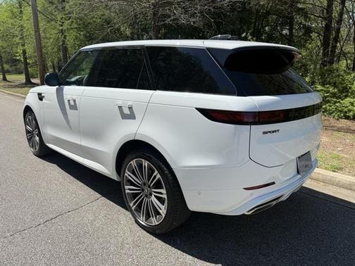 2025 Land Rover Range Rover Sport SE